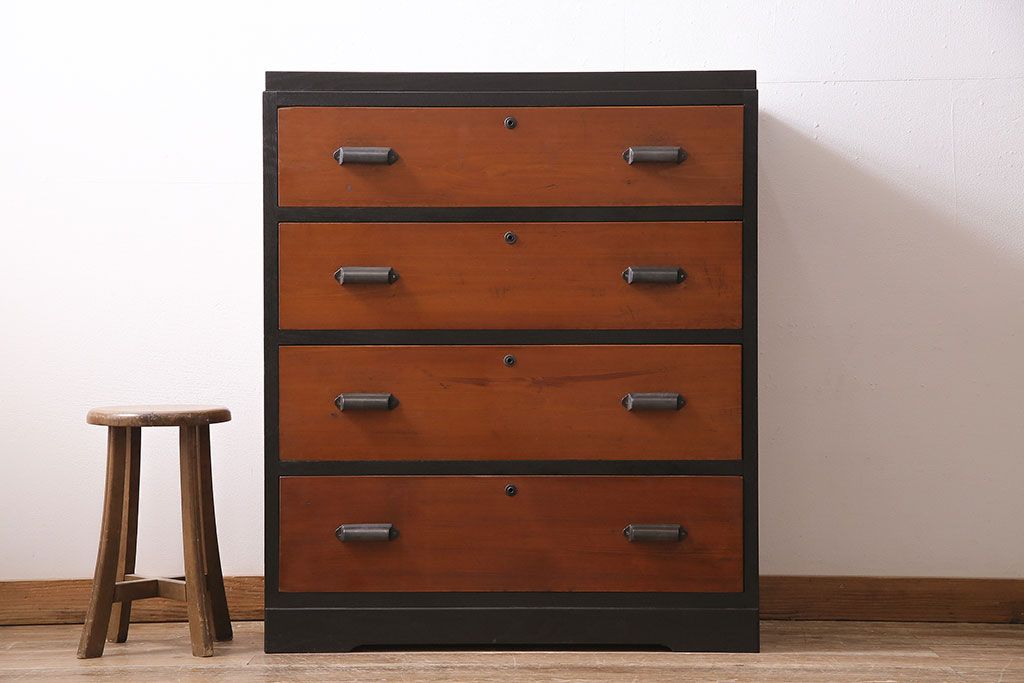 レトロ家具　昭和レトロ　前面ヒノキ材　コントラストが目を引くチェスト(衣装箪笥、引き出し、タンス)(R-044194)