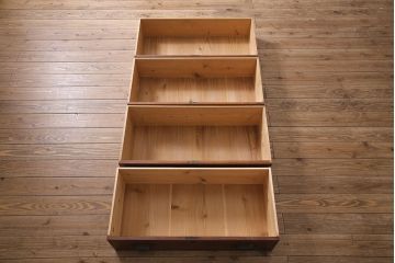 レトロ家具　昭和レトロ　前面ヒノキ材　コントラストが目を引くチェスト(衣装箪笥、引き出し、タンス)(R-044194)