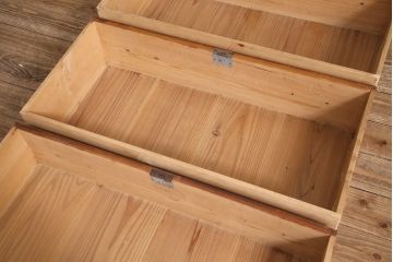 レトロ家具　昭和レトロ　前面ヒノキ材　コントラストが目を引くチェスト(衣装箪笥、引き出し、タンス)(R-044194)