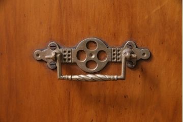 和製アンティーク　昭和初期　楓材　指物家具　職人のセンスと技の詰まった上手物の戸棚(チェスト、引き出し)(R-044198)