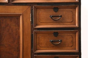 和製アンティーク　昭和初期　楓材　指物家具　職人のセンスと技の詰まった上手物の戸棚(チェスト、引き出し)(R-044198)