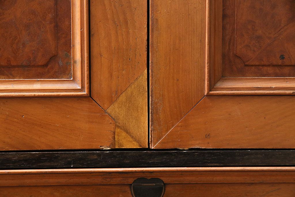 和製アンティーク　昭和初期　楓材　指物家具　職人のセンスと技の詰まった上手物の戸棚(チェスト、引き出し)(R-044198)