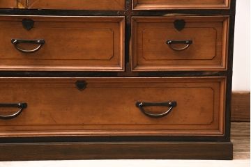 和製アンティーク　昭和初期　楓材　指物家具　職人のセンスと技の詰まった上手物の戸棚(チェスト、引き出し)(R-044198)