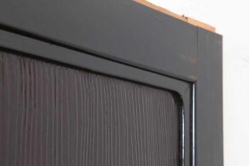 アンティーク建具　最高級　石川県産　総漆塗り　浮造り仕上げ　上品な佇まいが魅力的なガラス戸2枚セット(引き戸、建具)(R-044206)