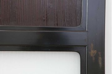 アンティーク建具　最高級　石川県産　総漆塗り　浮造り仕上げ　上品な佇まいが魅力的なガラス戸2枚セット(引き戸、建具)(R-044206)