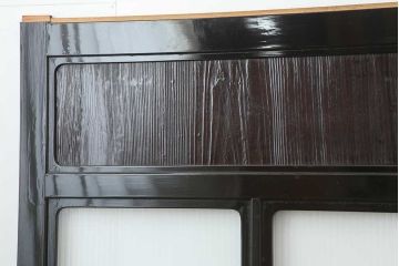 アンティーク建具　最高級　石川県産　総漆塗り　浮造り仕上げ　上品な佇まいが魅力的なガラス戸2枚セット(引き戸、建具)(R-044207)