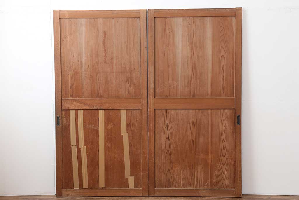 アンティーク建具　明治大正期　使いこまれた木が味わい深い板戸2枚セット　(R-044208)