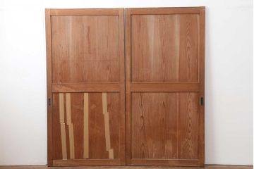 アンティーク建具　明治大正期　使いこまれた木が味わい深い板戸2枚セット(帯戸、引き戸、建具)(R-044208)