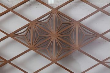 ビンテージ建具　昭和中期　曲線を用いた文様が目を引く組子入りガラス戸2枚セット(引き戸、建具)(R-044211)