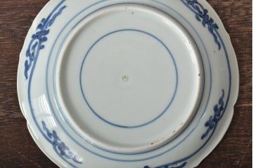 古民具・骨董　江戸期　古伊万里　藍九谷　松と鴎　変形皿2枚(中皿、和食器)(R-044225)