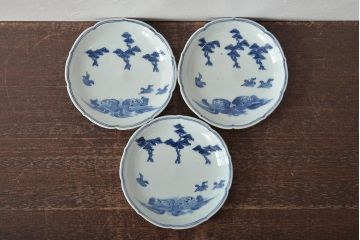 古民具・骨董　江戸期　古伊万里　藍九谷　松と鴎　変形皿3枚(中皿、和食器)(R-044226)