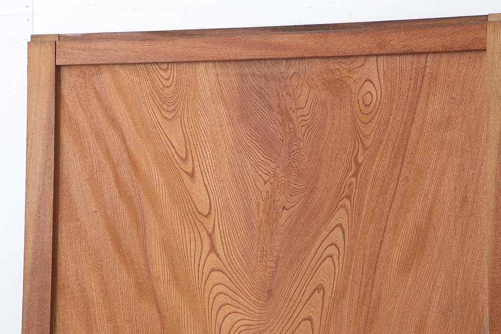 アンティーク建具　大正昭和初期　総ケヤキ材一枚板!　漆塗り　力強い杢目が魅力の板戸2枚セット(帯戸、引き戸、建具)(R-044236)