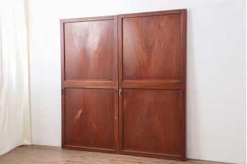 アンティーク建具　大正昭和初期　総ケヤキ材一枚板!　漆塗り　力強い杢目が魅力の板戸2枚セット(帯戸、引き戸、建具)(R-044237)