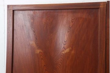 アンティーク建具　大正昭和初期　総ケヤキ材一枚板!　漆塗り　力強い杢目が魅力の板戸2枚セット(帯戸、引き戸、建具)(R-044237)