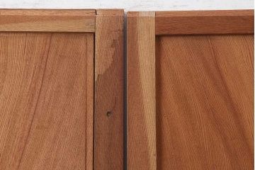 アンティーク建具　大正昭和初期　総ケヤキ材一枚板!　漆塗り　力強い杢目が魅力の板戸2枚セット(帯戸、引き戸、建具)(R-044237)