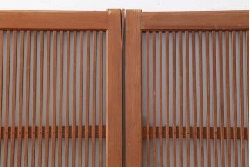 ビンテージ建具　昭和中期　腰板ケヤキ材　品のある佇まいのガラス入り格子戸4枚セット(引き戸、建具)(R-044239)