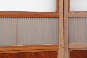 ビンテージ建具　昭和中期　腰板ケヤキ材　品のある佇まいのガラス入り格子戸4枚セット(引き戸、建具)(R-044239)