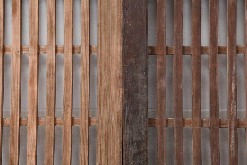 アンティーク建具　和製アンティーク　明治大正期　和モダンスタイルにぴったりな格子帯戸2枚セット　(R-044240)