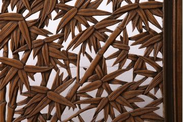ヴィンテージ建具　松竹梅の透かし彫りが目を引く凝った造りの衝立(つい立て、パーテーション、ビンテージ)(R-044244)