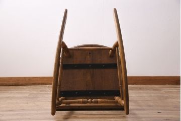 ヴィンテージ家具　ホワイトオーク材　飛騨産業　キツツキマーク　木のぬくもり溢れるロッキングチェア(アームチェア、ビンテージ)(R-044245)