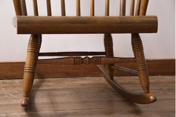 ヴィンテージ家具　ホワイトオーク材　飛騨産業　キツツキマーク　木のぬくもり溢れるロッキングチェア(アームチェア、ビンテージ)(R-044245)