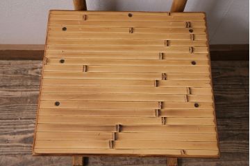中古　梅里竹芸　素朴で温かみを感じる竹製のチェア(椅子、飾り台)(R-044246)