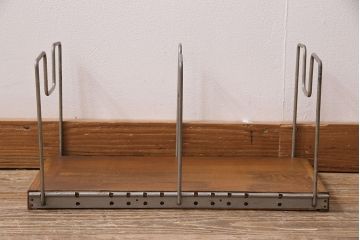 レトロ雑貨　和製ビンテージ　昭和中期　タモ材　レトロな雰囲気漂う本立て(ブックエンド)(R-044248)