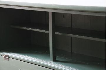 アンティーク家具　ペイント家具　モールガラス入り　レトロな雰囲気が魅力的なパタパタ扉の収納棚(戸棚、キャビネット)(R-044251)
