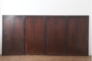 アンティーク建具　和製アンティーク　明治期　タヌキの意匠の引手が味わい深い板戸4枚セット(建具、引き戸)(R-044272)