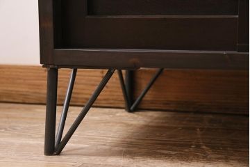 ラフジュ工房オリジナル　明治期　古建具リメイク　引き出し・脚付き　透かし彫りの意匠がアクセントになるローボード(収納棚、戸棚、テレビ台、テレビボード)(R-044276)