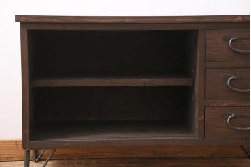 ラフジュ工房オリジナル　明治期　古建具リメイク　引き出し・脚付き　透かし彫りの意匠がアクセントになるローボード(収納棚、戸棚、テレビ台、テレビボード)(R-044276)
