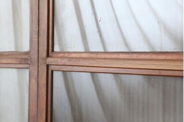 アンティーク建具　昭和中期　腰板ケヤキ材　裏障子付き　和の趣を演出する上手物の格子戸3枚セット(引き戸、障子戸)(R-044282)