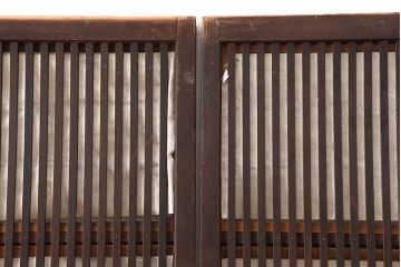 アンティーク建具　和製アンティーク　大正期　裏障子付き　いぶされたような色合いが味わい深い格子戸4枚セット(ガラス帯戸、格子帯戸、引き戸、建具)(R-044286)