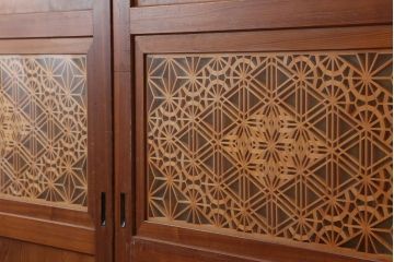 アンティーク建具　和製アンティーク　昭和中期　板部一枚板　美しい組子が目を惹く帯戸4枚セット(ガラス帯戸、組子帯戸、引き戸、建具)(R-044287)