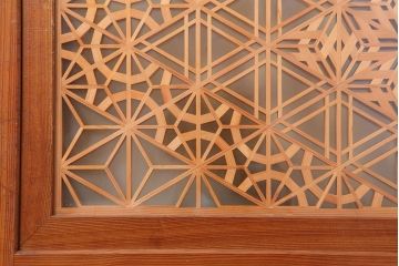 アンティーク建具　和製アンティーク　昭和中期　板部一枚板　美しい組子が目を惹く帯戸4枚セット(ガラス帯戸、組子帯戸、引き戸、建具)(R-044287)