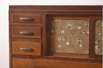 レトロ家具　昭和レトロ　昭和中期　味わいたっぷりの引き戸付きチェスト(衣装タンス、引き出し)(R-044290)