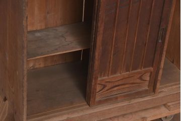 アンティーク家具　大正昭和初期　レトロな雰囲気と凝ったデザインが魅力的な下駄箱(収納棚)(R-044292)