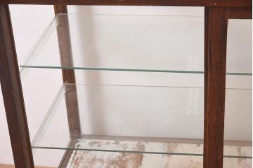 レトロ家具　昭和中期　レトロな雰囲気たっぷりのガラスケース(ショーケース、陳列棚)(R-044302)