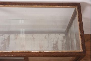 レトロ家具　昭和中期　レトロな雰囲気たっぷりのガラスケース(ショーケース、陳列棚)(R-044302)