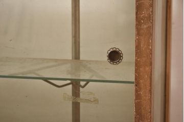 レトロ家具　昭和中期　ノスタルジックな雰囲気の脚付きガラスケース(ショーケース、陳列棚)(R-044303)