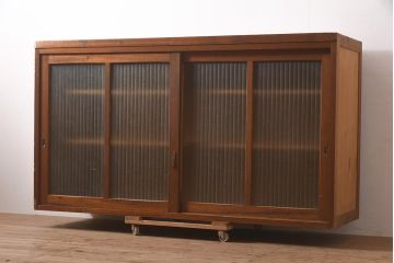 アンティーク家具　昭和中期　銀モールガラスがアクセントのレトロな戸棚(収納棚、食器棚、キャビネット)(R-044305)