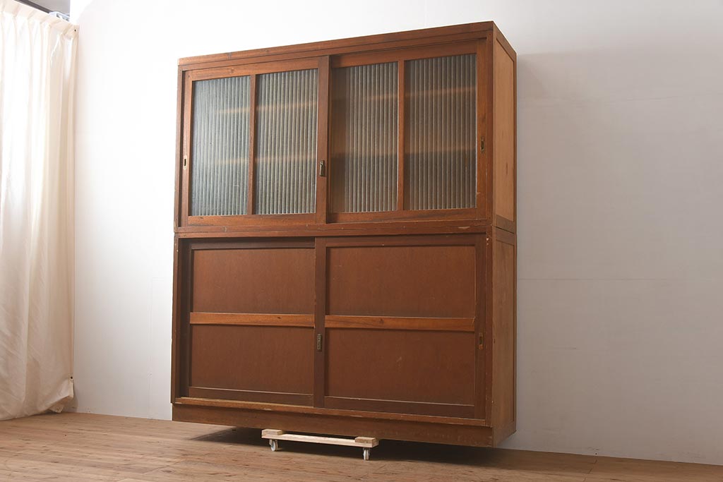 アンティーク家具　昭和中期　銀モールガラス入り　大型サイズのレトロな重ね戸棚(収納棚、食器棚、キャビネット)(R-044307)