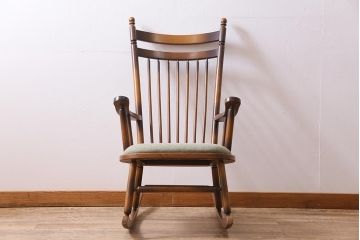 ヴィンテージ家具　和製ビンテージ　レア!TOYO FURNITURE(トーヨーファニチャー)製　ブナ材製のロッキングチェア(アームチェア)(R-044311)