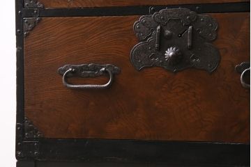 アンティーク家具　リメイク　棚付き　和洋問わずに取り入れやすい庄内箪笥箪笥サイドボード(時代箪笥、衣装箪笥、チェスト)(R-044313)