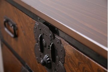 アンティーク家具　リメイク　棚付き　和洋問わずに取り入れやすい庄内箪笥箪笥サイドボード(時代箪笥、衣装箪笥、チェスト)(R-044313)