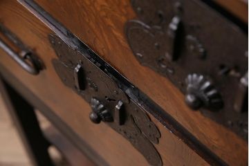 アンティーク家具　リメイク　棚付き　和洋問わずに取り入れやすい庄内箪笥箪笥サイドボード(時代箪笥、衣装箪笥、チェスト)(R-044313)
