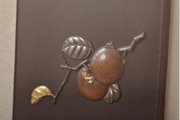 友雄造　彫金銅板　柿実詩図　額装(彫金家、作家物)(R-044318)