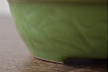 大正〜昭和初期　古い青磁植木鉢(彫刻、陽刻)(R-044326)