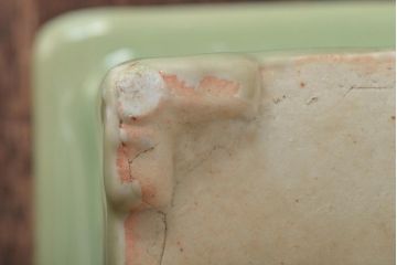 大正〜昭和初期　古い青磁植木鉢(彫刻、陽刻)(R-044330)