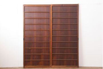 アンティーク建具　大正昭和初期　赤みがかった古い木の風合いが趣のある舞良戸2枚セット(板戸、引き戸)(R-044340)